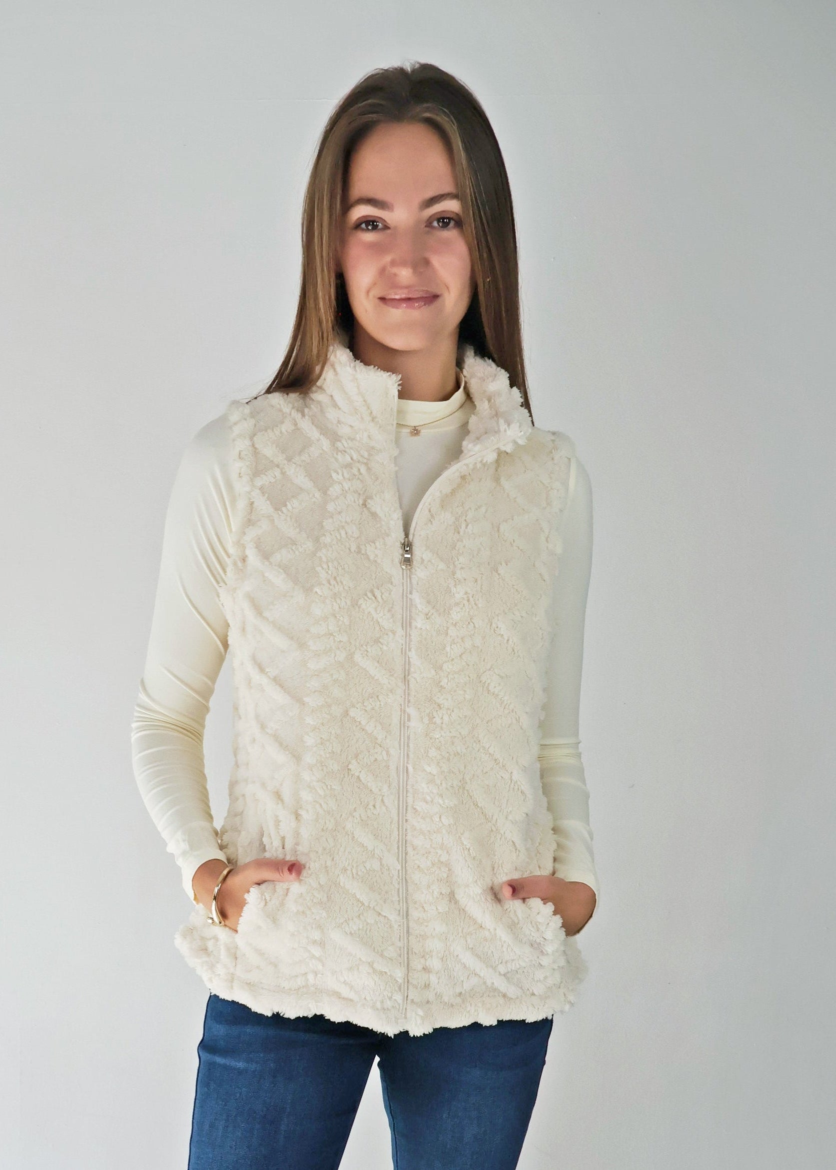 Darcy Ivory Sherpa Zip Up Vest – Emily Daniels